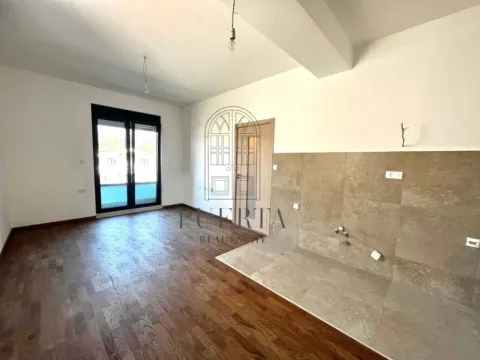 Izdavanje, jednosoban stan, 40m², Nova Dalmatinska, Podgorica