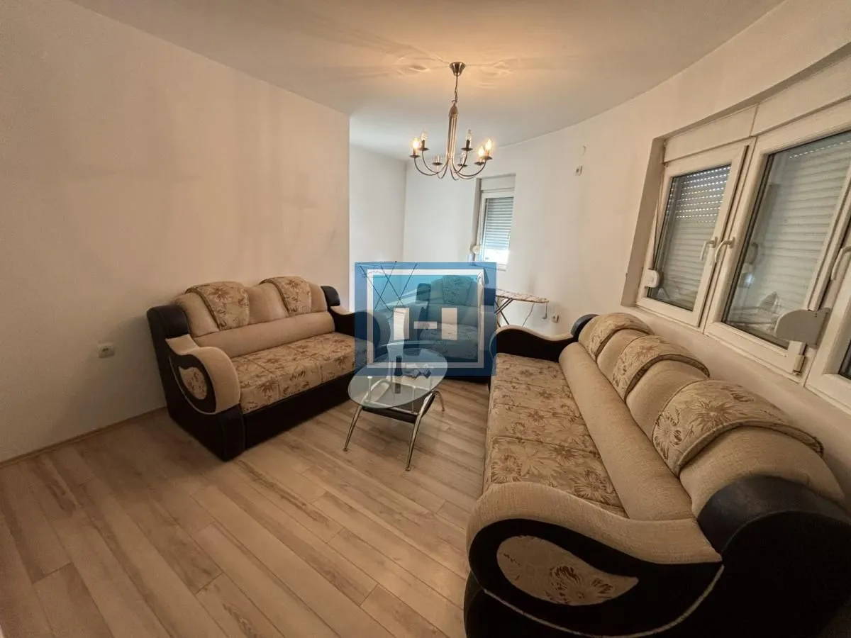 Izdavanje, trosoban stan, 79m², Centar, Jagodina