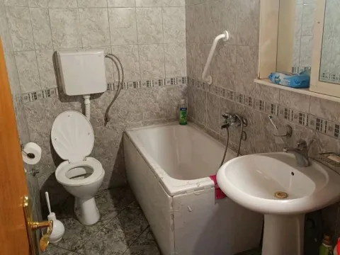 Rent, four bedroom apartment, 120m², Dalmatinska ulica, Podgorica - image 10