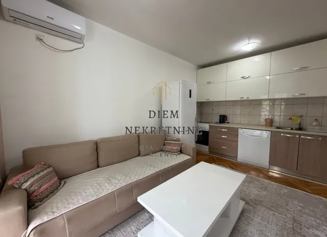 Izdavanje, jednosoban stan, 35m², Stari Aerodrom, Podgorica