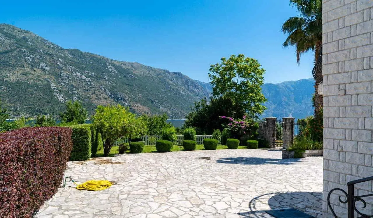 Prodaja, kuća, 278m², Stoliv, Kotor