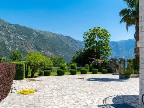 Prodaja, kuća, 278m², Stoliv, Kotor - image 11