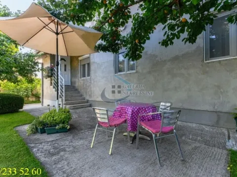 Sale, house, 247m², Palilula Sve Podlokacije, Beograd - image 19