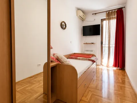 Izdavanje, dvosoban stan, 75m², Preko Morače, Podgorica - image 8
