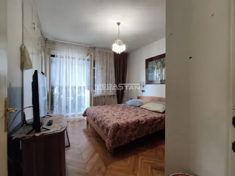 Sale, two bedroom apartment, 60m², Južni Bulevar, Vračar Sve Podlokacije - image 3