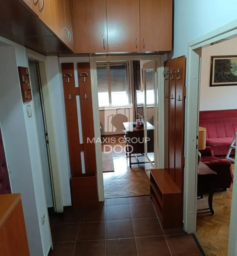 Izdavanje, trosoban stan, 60m², Palata Pravde, Beograd