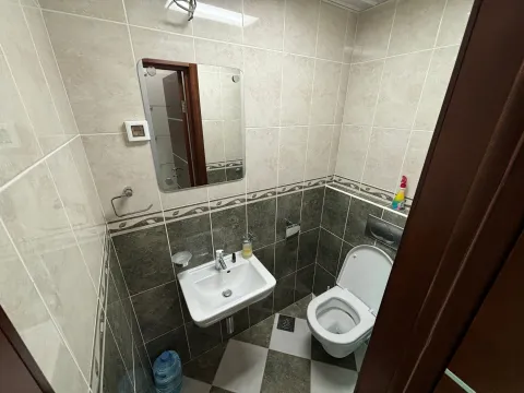 Izdavanje, dvosoban stan, 85m², Centar, Budva - image 16
