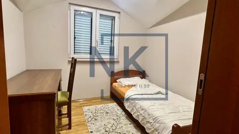 Izdavanje, kuća, 220m², Konik, Podgorica