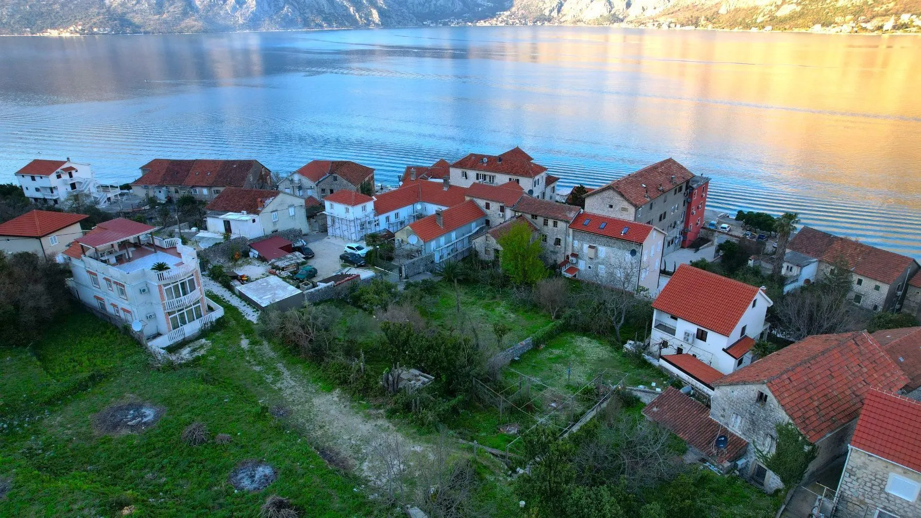 Prodaja, plac, 640m², Prčanj, Kotor
