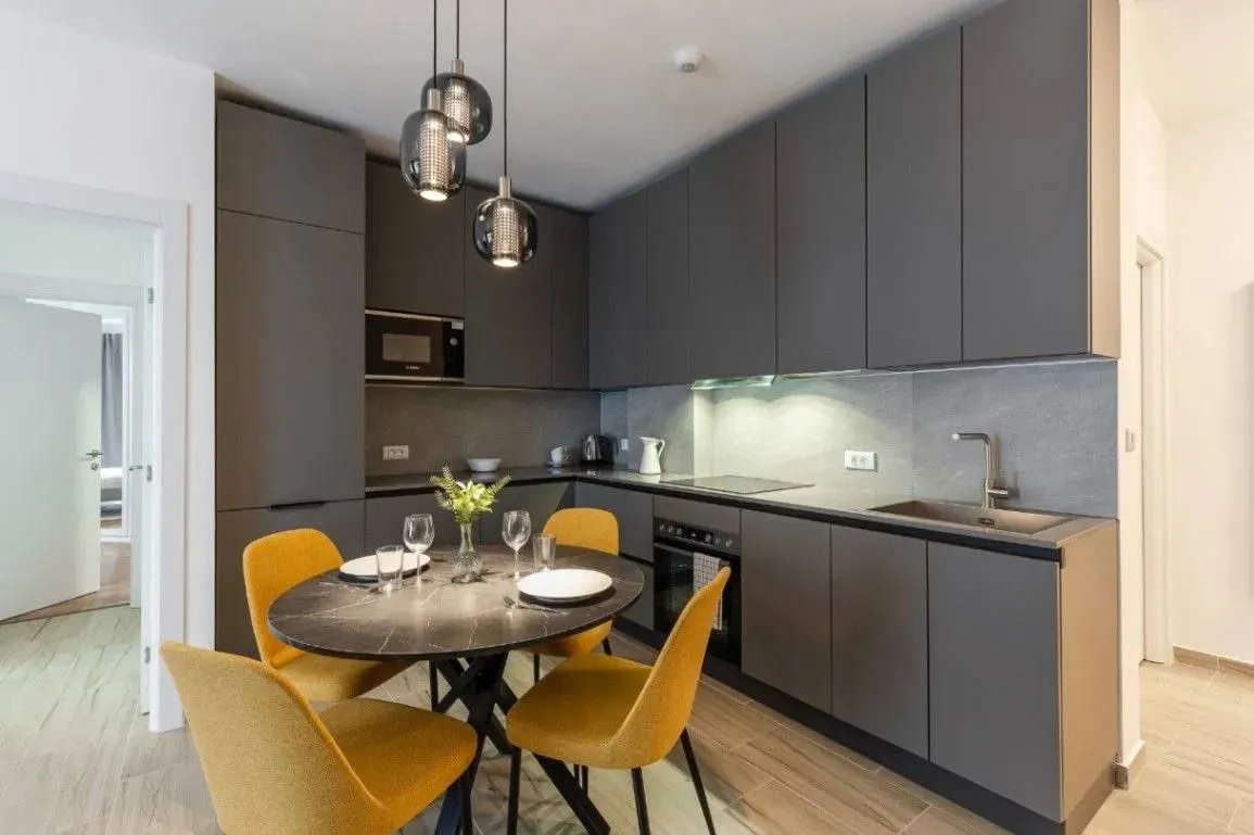 Rent, two bedroom apartment, 80m², Bečići, Budva