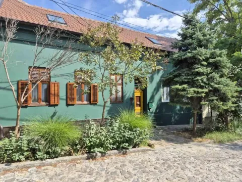 Izdavanje, kuća, 230m², Zemun Gardoš, Zemun Sve Podlokacije - image 1