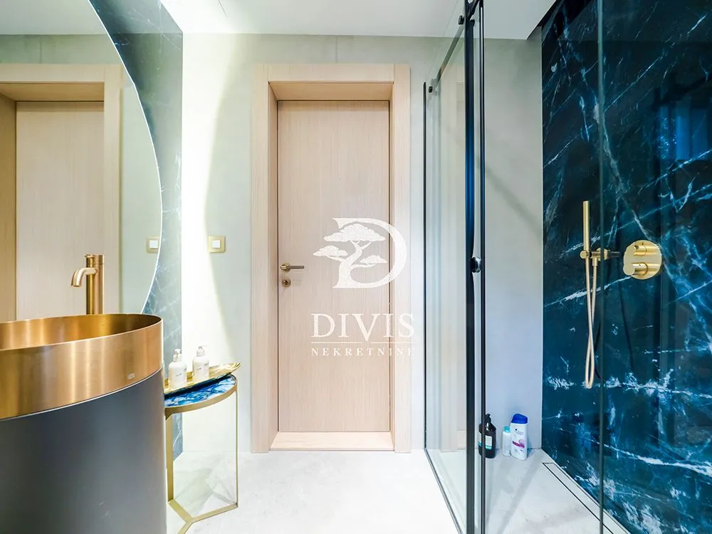 Sale, four bedroom apartment, 153m², Savski Venac, Beograd