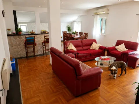 Rent, house, 110m², Donja Gorica, Podgorica - image 7