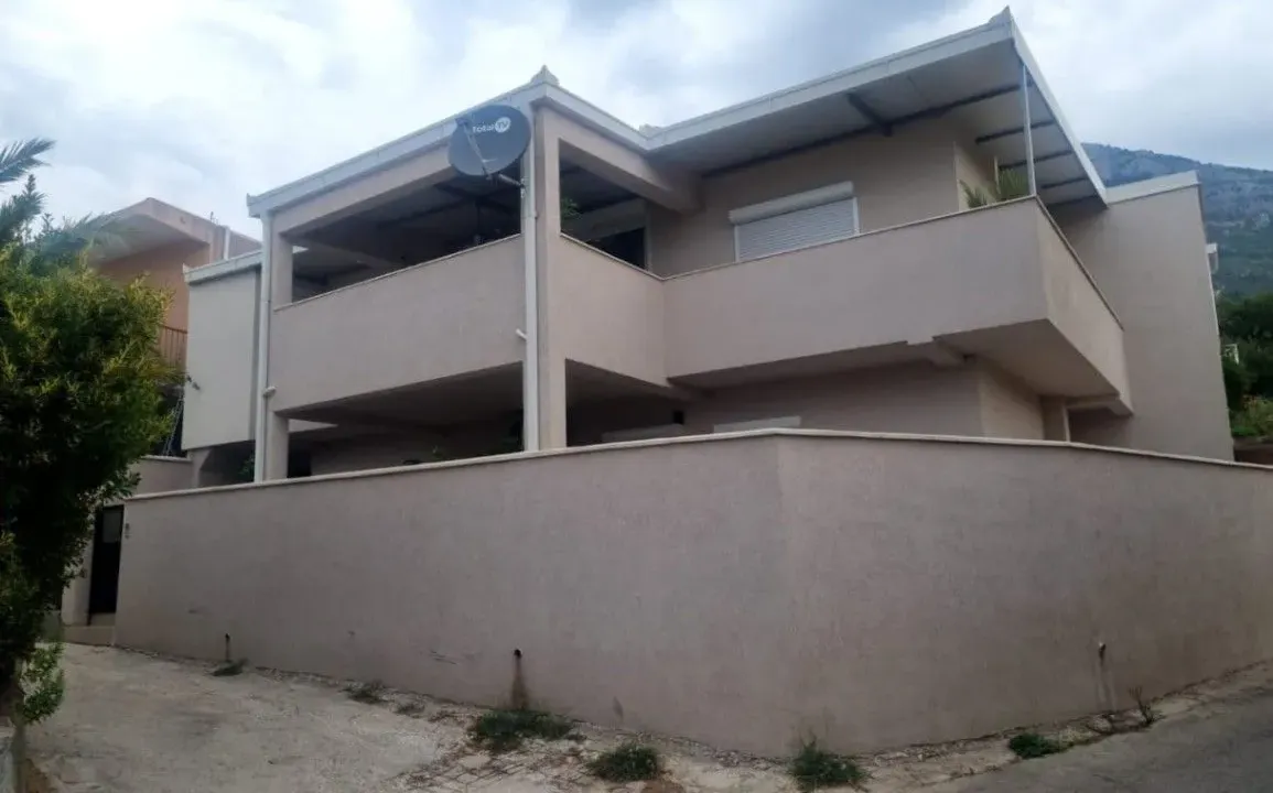 Sale, house, 220m², Bar, Crna Gora