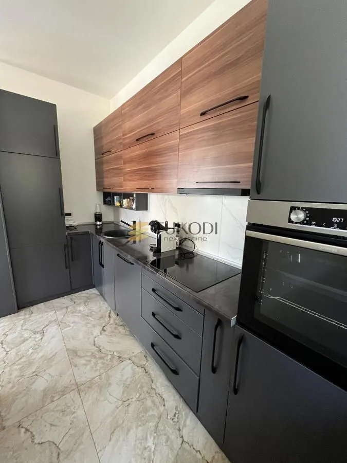 Prodaja, stan, 145m², Sremska Kamenica, Petrovaradin