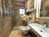 Izdavanje, četvorosoban stan, 130m², Centar, Podgorica - image 17