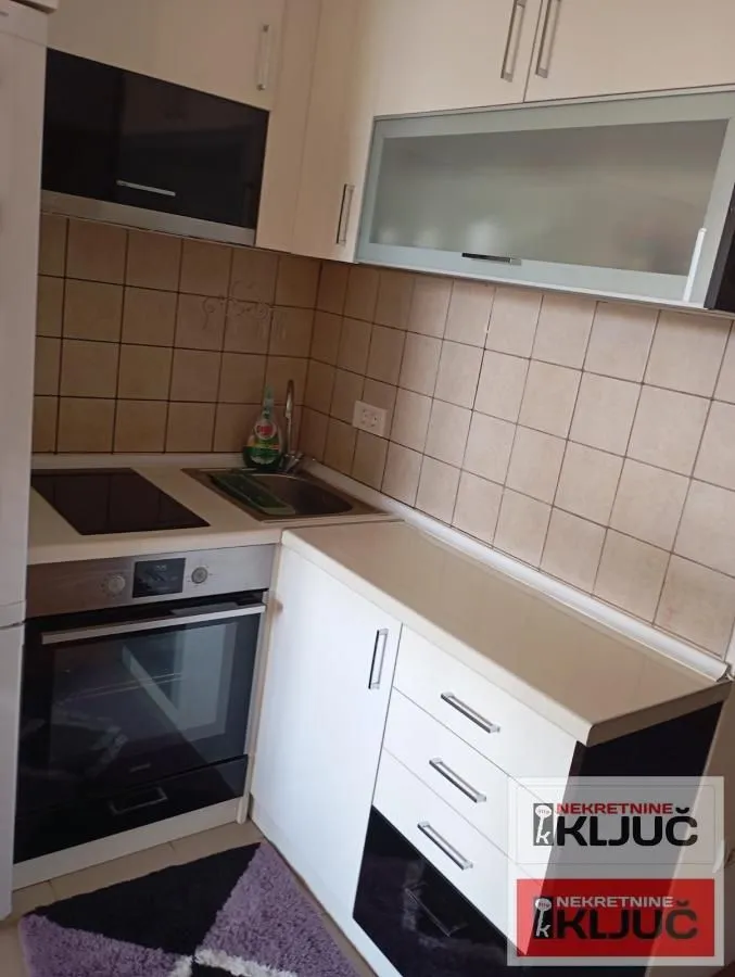 Izdavanje, garsonjera, 25m², Bulevar Evrope, Novi Sad Sve Podlokacije