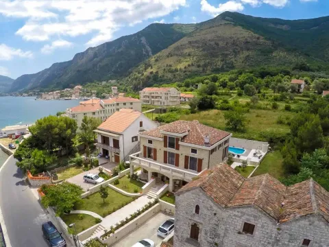 Sale, house, 497m², Prčanj, Kotor - image 2