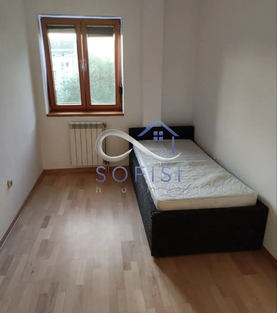 Izdavanje, trosoban stan, 94m², Centar, Novi Sad