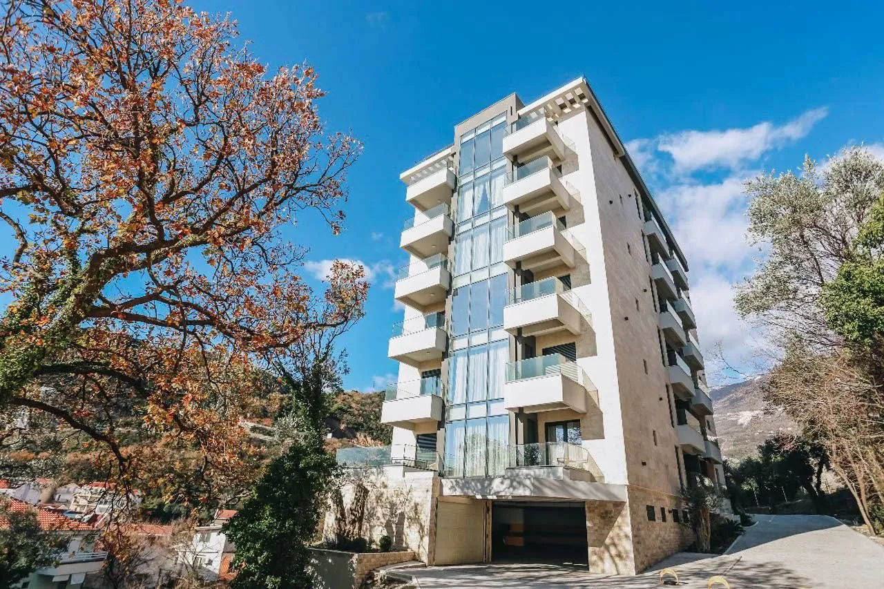 Rent, one bedroom apartment, 37m², Bečići, Budva