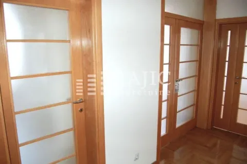 Izdavanje, trosoban stan, 92m², Novi Beograd Blok 29, Novi Beograd Sve Podlokacije - image 3
