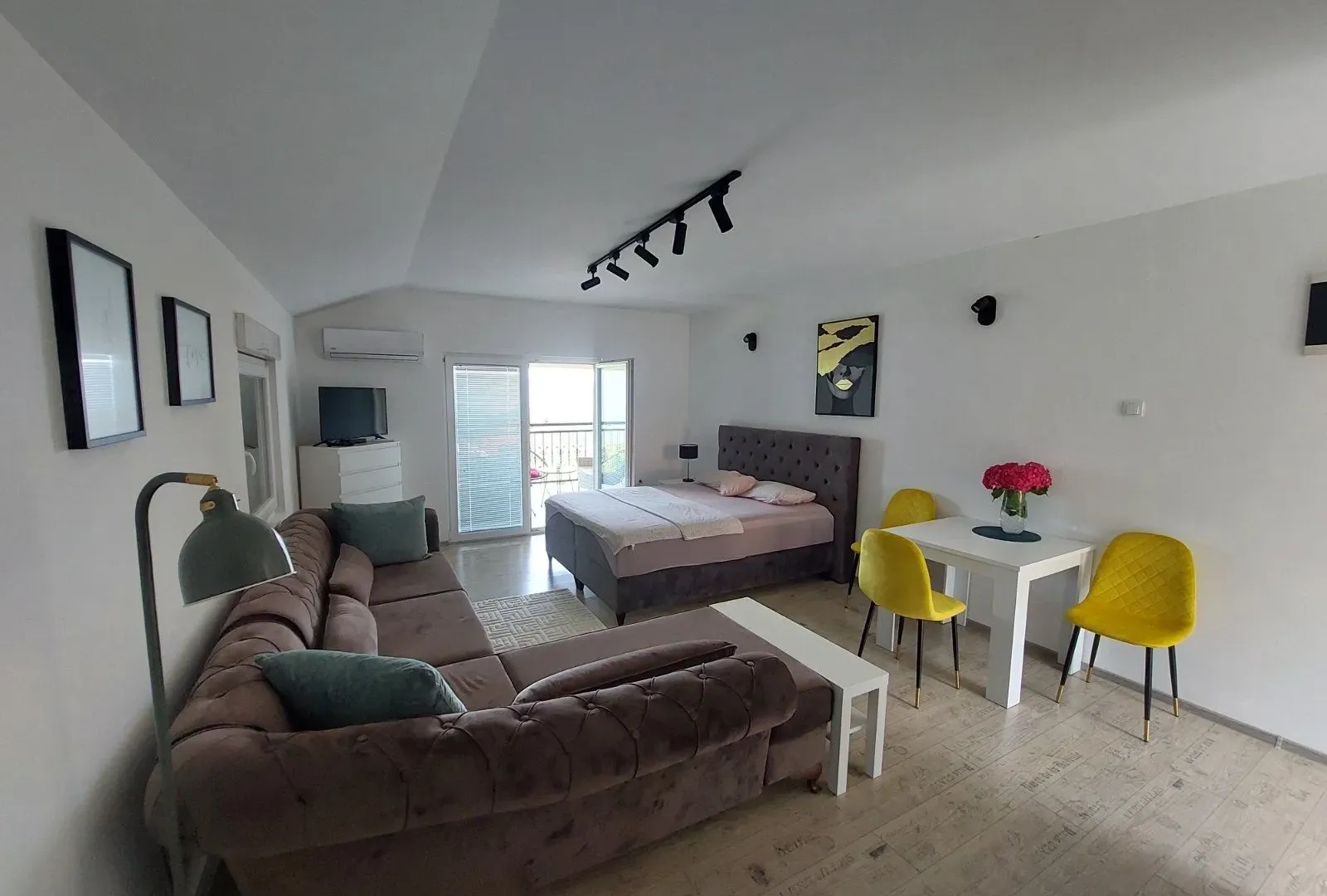 Izdavanje, garsonjera, 35m², Podi, Herceg Novi