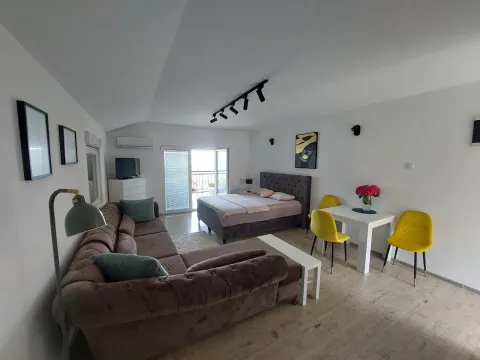 Rent, studio apartment, 35m², Podi, Herceg Novi - image 9