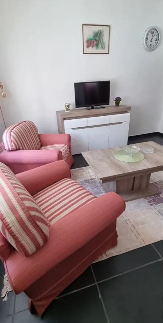 Izdavanje, jednosoban stan, 70m², Cetinje, Crna Gora