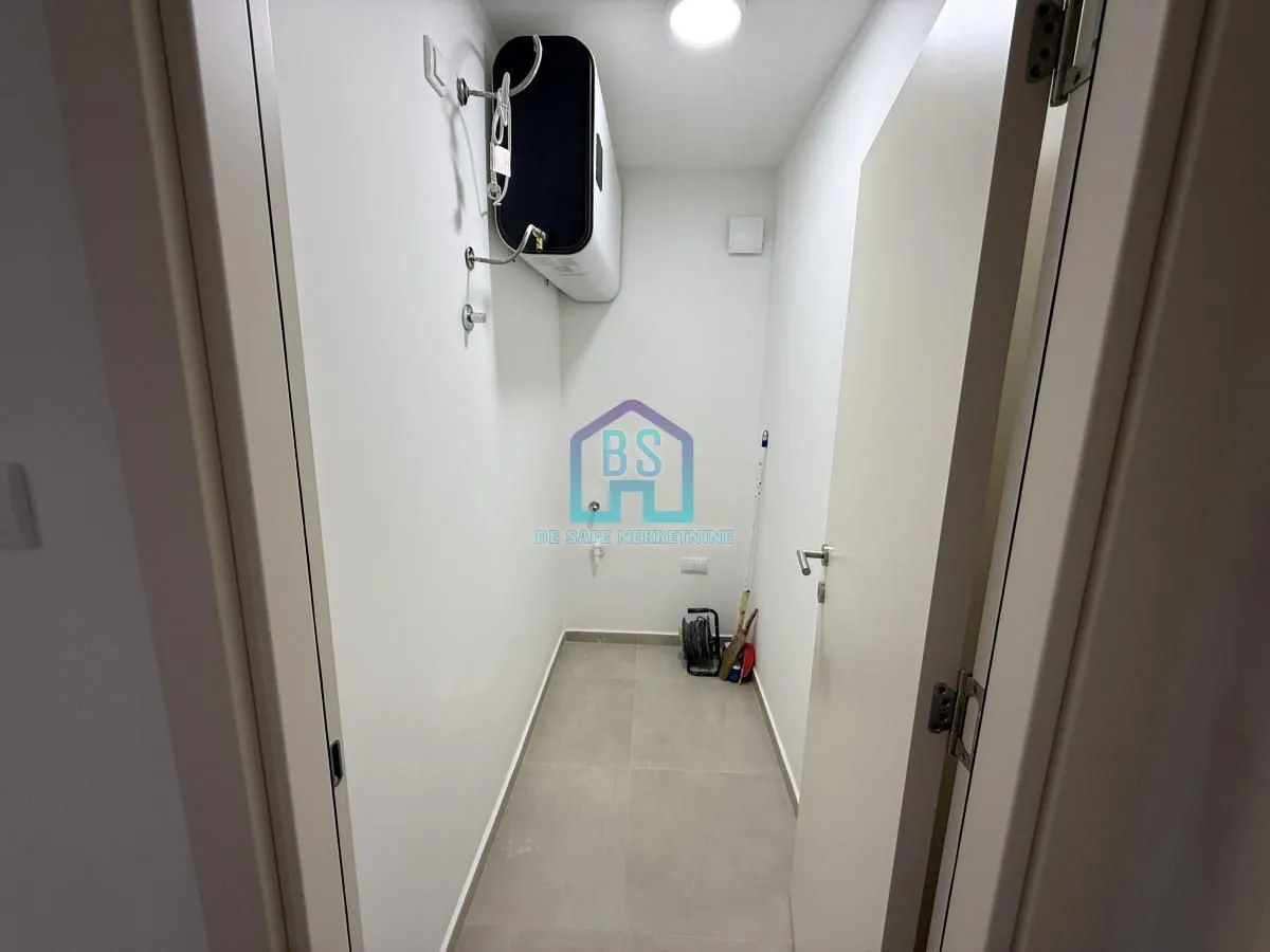 Prodaja, četvorosoban stan, 95m², Železnička Stanica, Novi Sad Sve Podlokacije