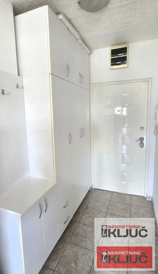 Rent, studio apartment, 27m², Bulevar patrijarha Pavla, Novi Sad Sve Podlokacije