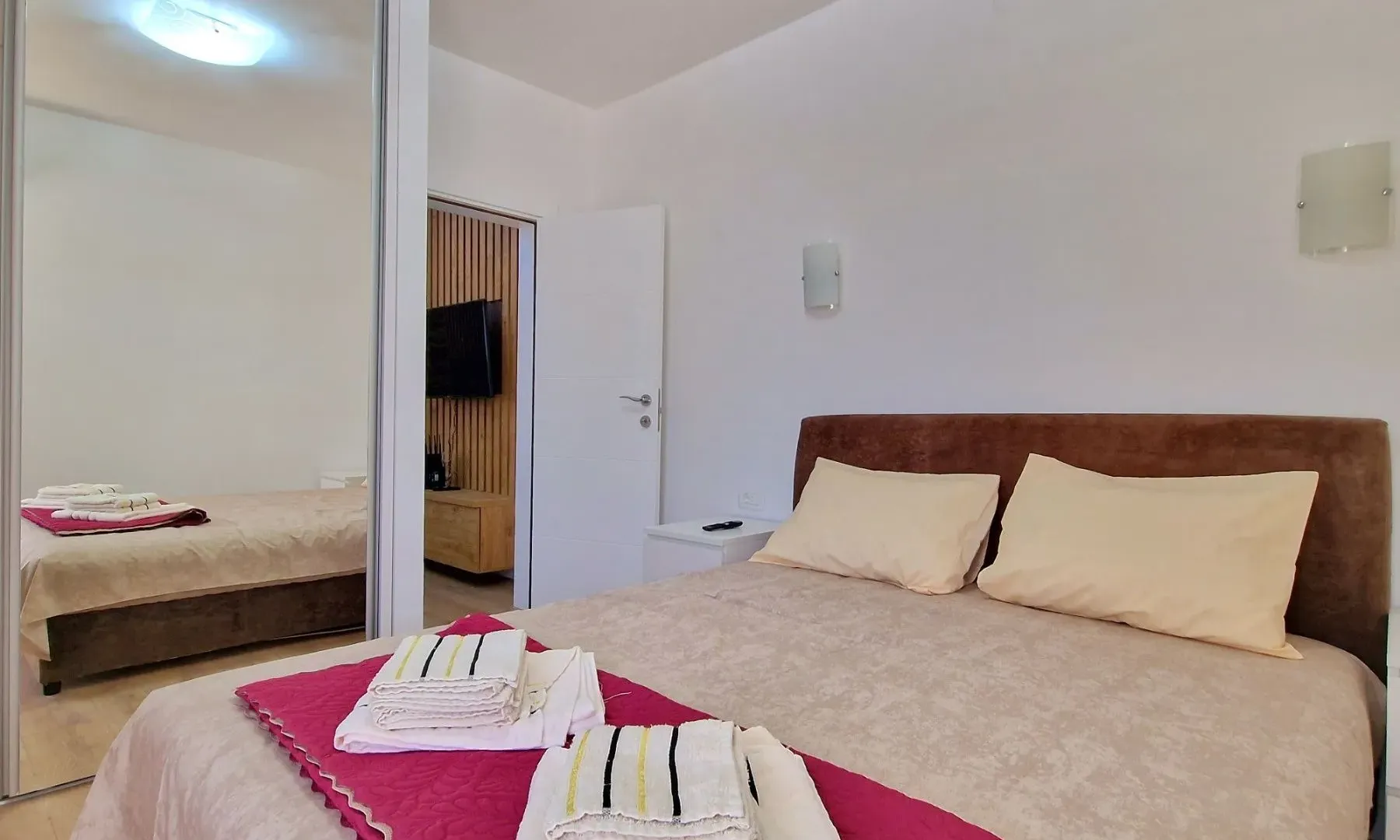 Rent, two bedroom apartment, 70m², Bečići, Budva