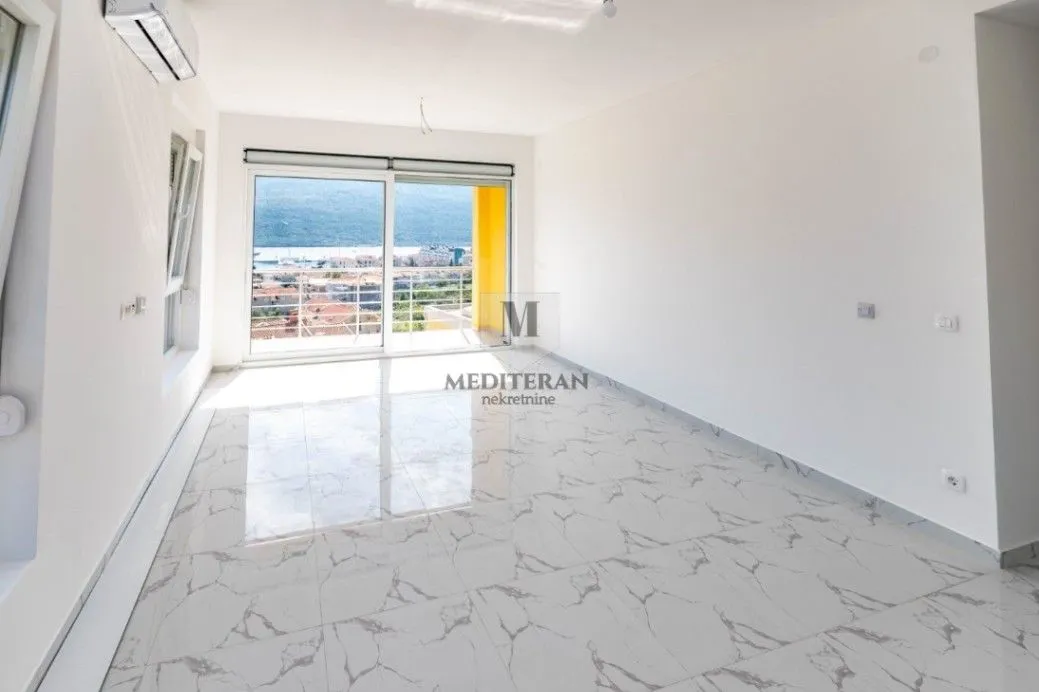 Prodaja, dvosoban stan, 70m², Đenovići, Herceg Novi