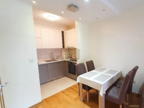 Izdavanje, trosoban stan, 95m², Momišići, Podgorica - image 3