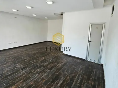 Izdavanje, poslovni prostor, 70m², Pobrežje, Podgorica - image 5