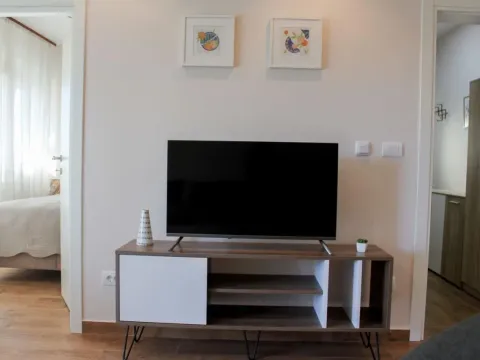 Rent, one bedroom apartment, 41m², Pod Kuk, Tivat - image 11