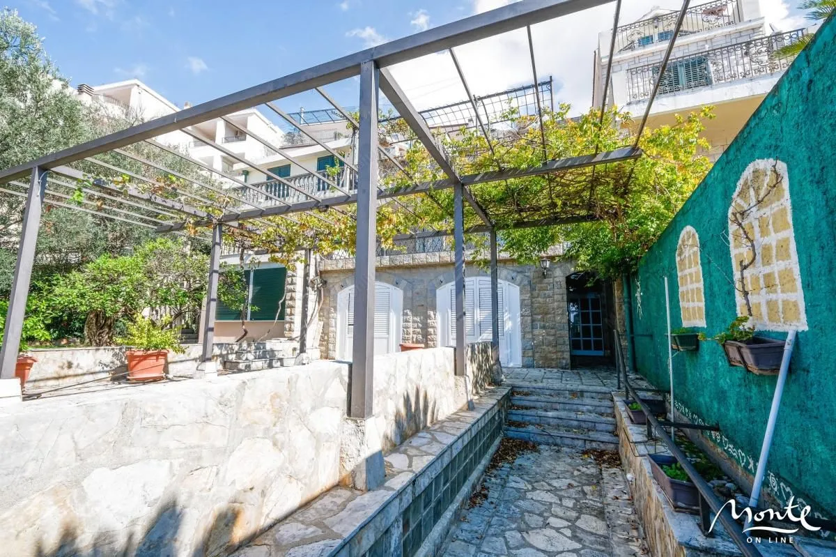 Sale, house, 375m², Sveti Stefan, Budva