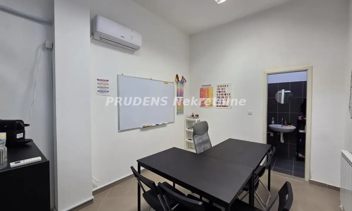 Sale, office space, 14m², Trošarina, Voždovac Sve Podlokacije