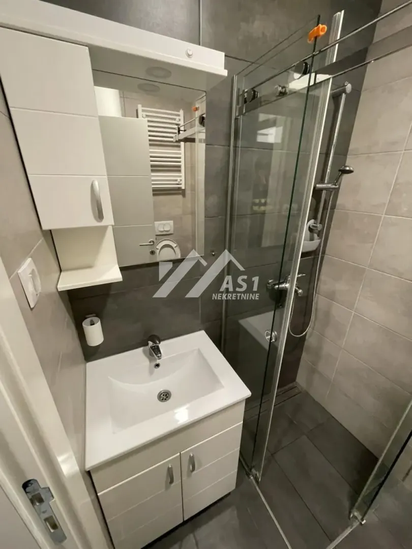 Izdavanje, dvosoban stan, 40m², Grbavica, Novi Sad Sve Podlokacije