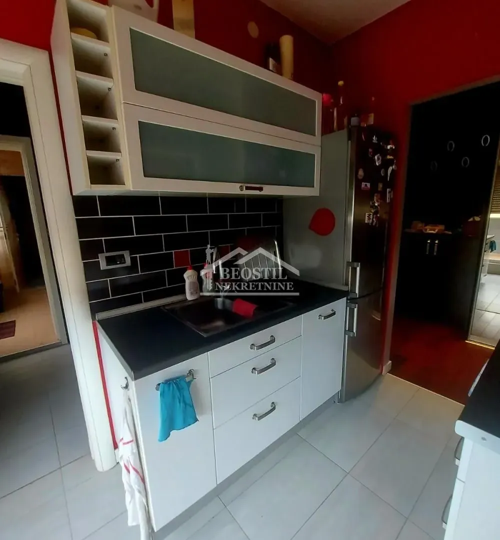 Sale, three bedroom apartment, 60m², Stari Grad, Beograd