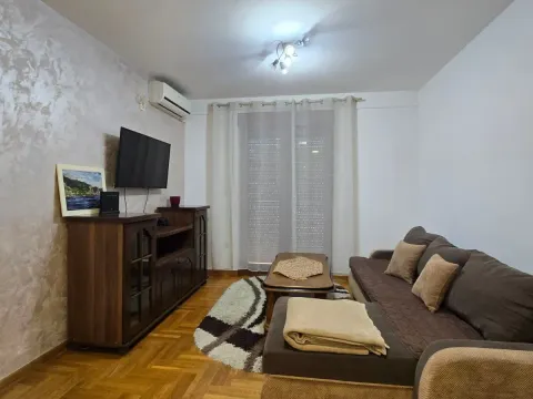 Rent, one bedroom apartment, 42m², Stari Aerodrom, Podgorica - image 7