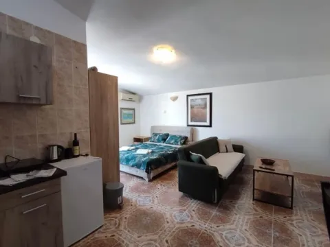 Rent, studio apartment, 30m², Šušanj, Bar - image 3