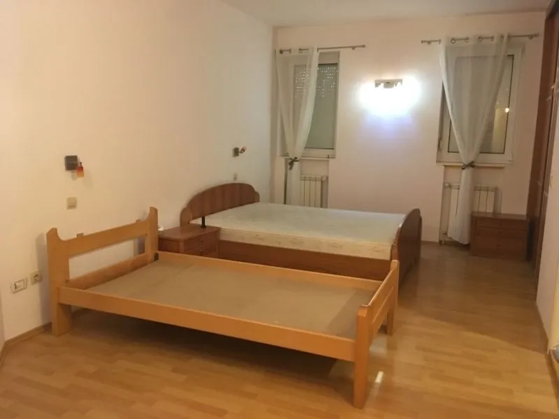 Prodaja, kuća, 535m², Banjica, Voždovac Sve Podlokacije