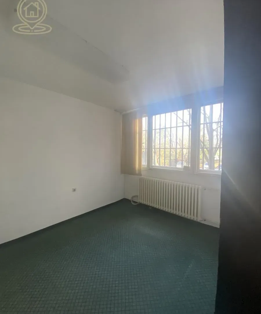 Rent, office space, 240m², Dom zdravlja, Niš
