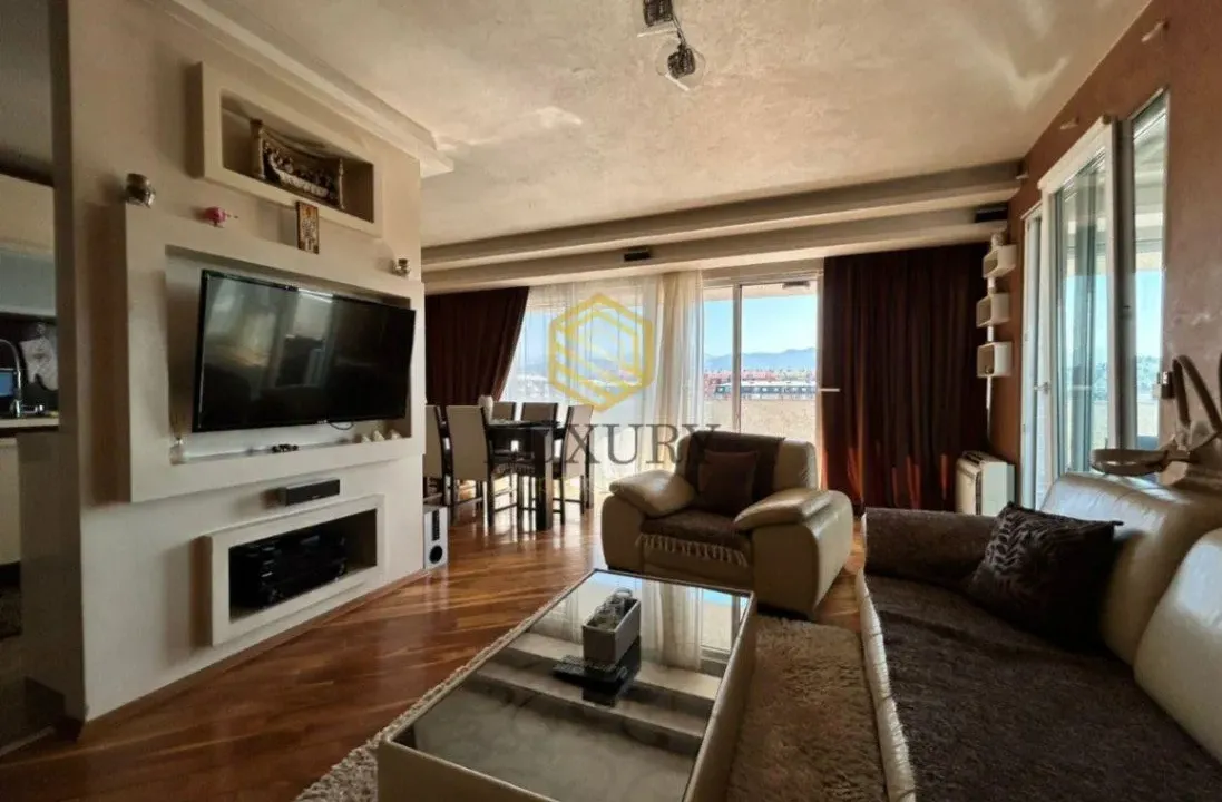 Prodaja, dvosoban stan, 90m², Kod Big Fashion-a, Podgorica