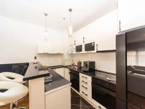 Izdavanje, jednosoban stan, 51m², City Kvart, Podgorica - image 5