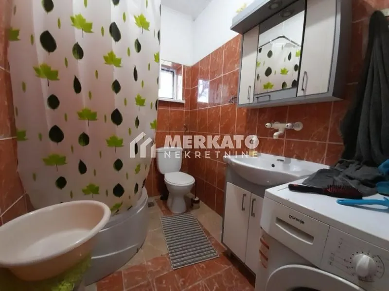 Prodaja, kuća, 242m², Gradnulica, Zrenjanin