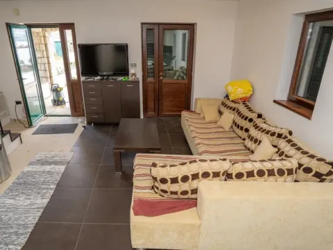Prodaja, kuća, 121m², Tivat, Crna Gora - image 2