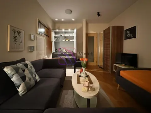 Rent, studio apartment, 29m², Blok 6, Podgorica - image 1