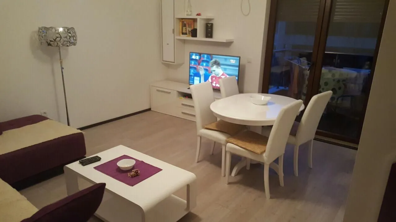 Rent, one bedroom apartment, 45m², Budva, Crna Gora