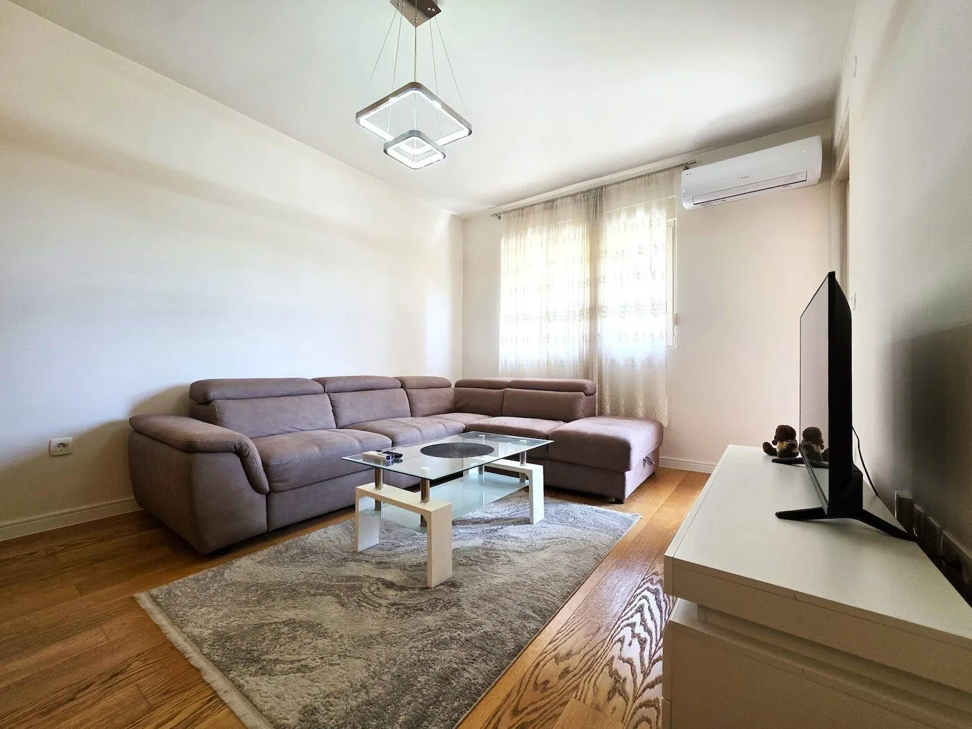 Rent, apartment, 49m², Central Point, Podgorica